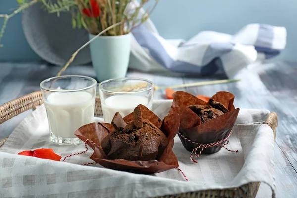 Tasty Chocolate Muffins Glasses Milk Table — Stock Photo, Image