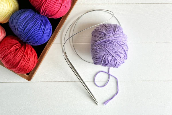 Balls Knitting Yarn Needles Light Background — Stock Photo, Image
