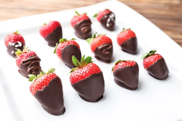 Strawberries Covered Chocolate Plate Closeup — Stock Photo, Image