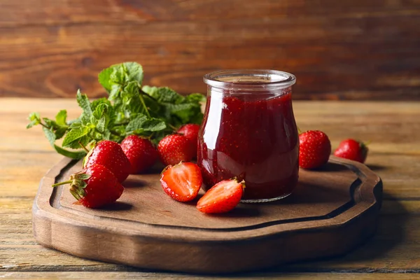 Frasco Vidro Com Geléia Morango Mesa Madeira — Fotografia de Stock