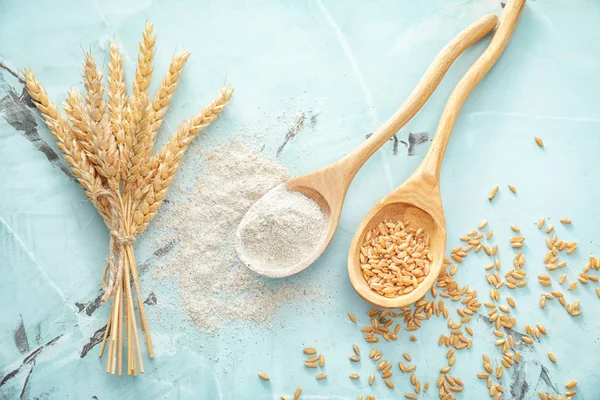 Spoons Wheat Grains Flour Table — Stock Photo, Image