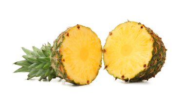 Beyaz arka plan üzerinde ananas kesme Delicious