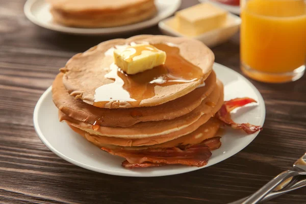 Plate Tasty Pancakes Bacon Wooden Table — Stock Photo, Image