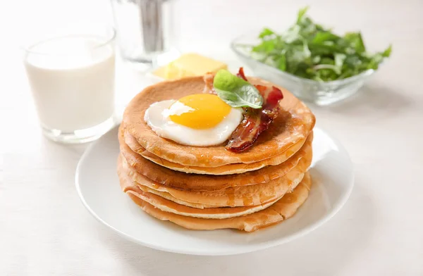 Plate Tasty Pancakes Fried Egg Bacon Wooden Table — Stock Photo, Image