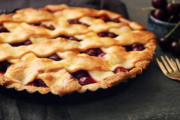 Delicious Homemade Cherry Pie Table Closeup — Stock Photo, Image