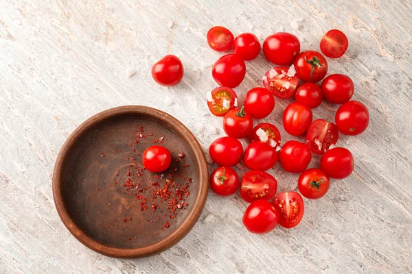 Świeże Pomidory Cherry Plate Drewnianym Stole — Zdjęcie stockowe