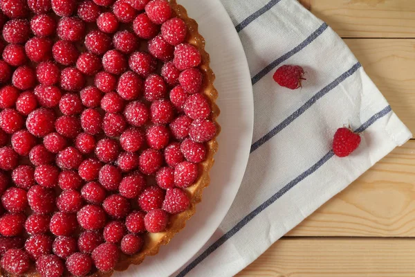 Tasty Pie Fresh Raspberries Wooden Table — Stock Photo, Image