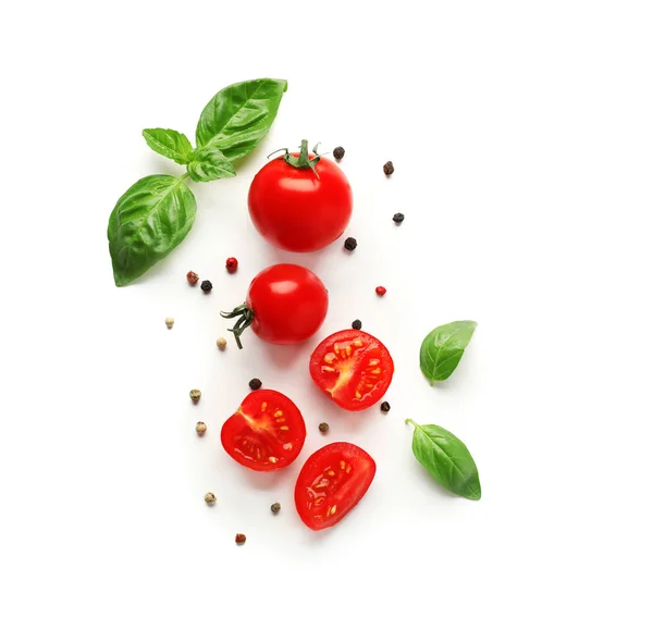 Kompozycja Świeżych Pomidorów Cherry Białym Tle — Zdjęcie stockowe