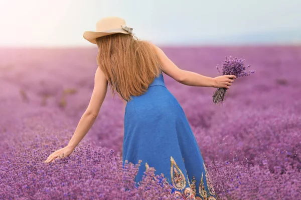 Beautiful Young Woman Bouquet Lavender Field Summer Day — Stock Photo, Image