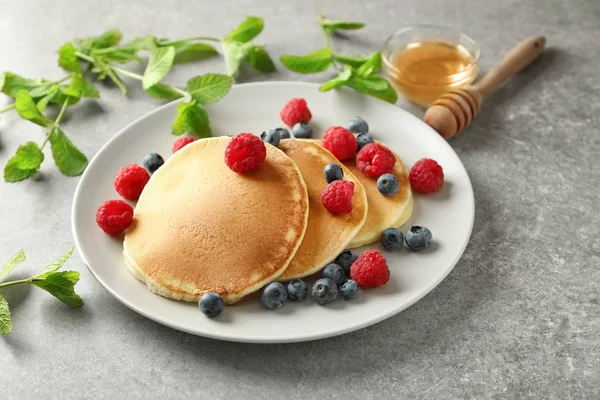 Plate Tasty Homemade Pancakes Berries Table — Stock Photo, Image