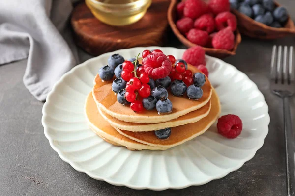 Plate Tasty Homemade Pancakes Berries Table — Stock Photo, Image