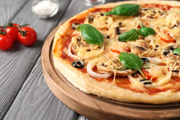 Board Tasty Pizza Wooden Table Closeup — Stock Photo, Image