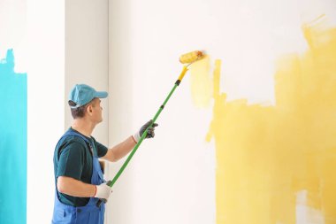 Tek tip kapalı çalışma erkek ressam
