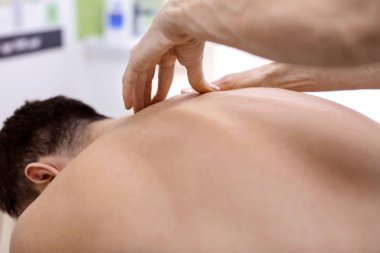 Ortopedi uzmanı muayene hasta hastane, portre