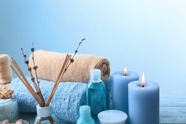 Renk arkaplanındaki güzel spa kompozisyonu