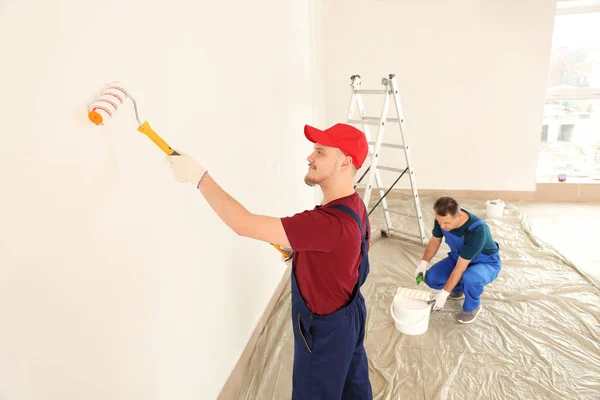 Male Painters Uniform Working Indoors — Stock Photo, Image