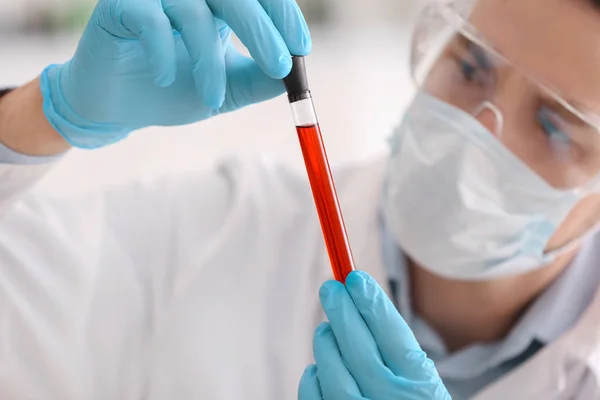 Scientist Holding Test Tube Color Sample Laboratory — Stock Photo, Image