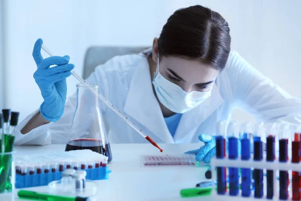 Female Scientist Working Laboratory — Stock Photo, Image