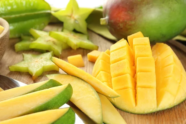 Wyciąć Mango Desce Zbliżenie — Zdjęcie stockowe
