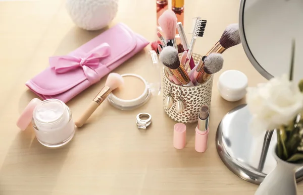 Set Decorative Cosmetics Makeup Brushes Table — Stock Photo, Image