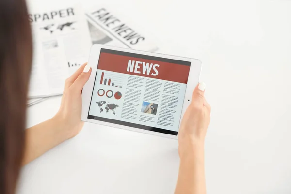 Young Woman Reading News Screen Tablet Computer Indoors — Stock Photo, Image