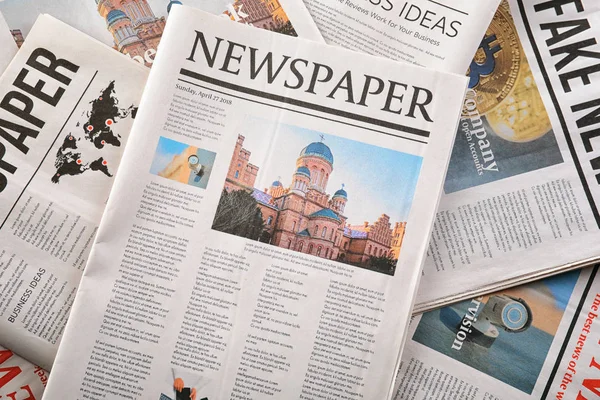 Many Newspapers Office Table — Stock Photo, Image