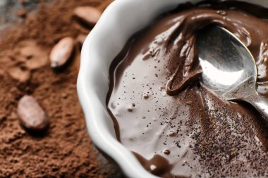 Erimiş çikolata, closeup ile kase