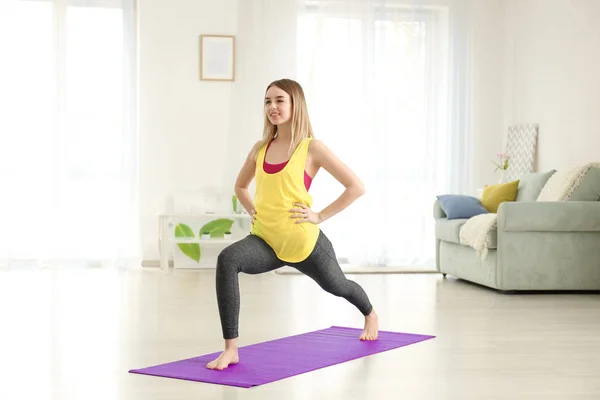 Beautiful Young Woman Training Morning — Stock Photo, Image