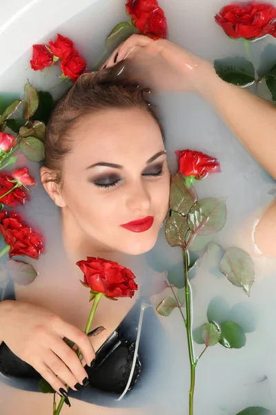 Attractive Young Woman Underwear Taking Bath Red Roses — Stock Photo, Image