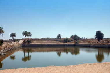 Mısır'daki bölge Karnak Tapınağı kutsal Gölü