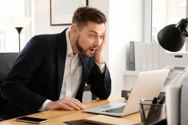 Emotional Businessman Laptop Office — Stock Photo, Image