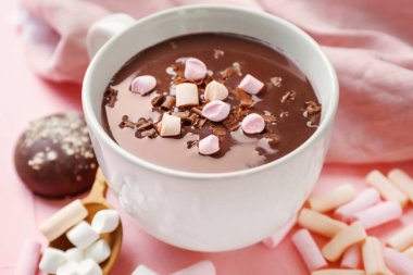 Sıcak çikolata şekerleme tablo ile