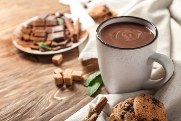 Tasse Heiße Schokolade Auf Holztisch — Stockfoto