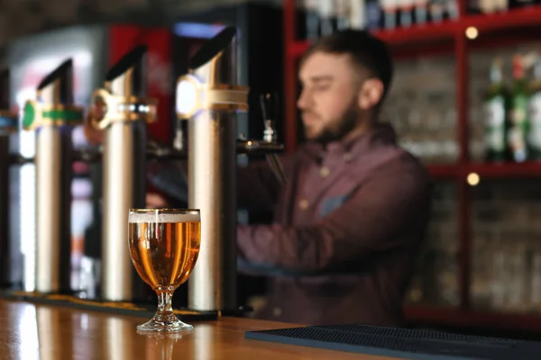 Glass Beer Counter Bar — Stock Photo, Image