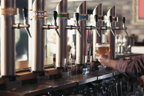 Bartender Glass Beer Bar — Stock Photo, Image