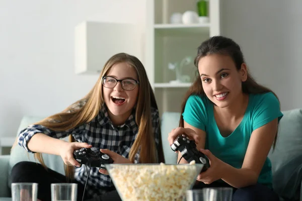 Cute Girls Playing Video Games Home — Stock Photo, Image