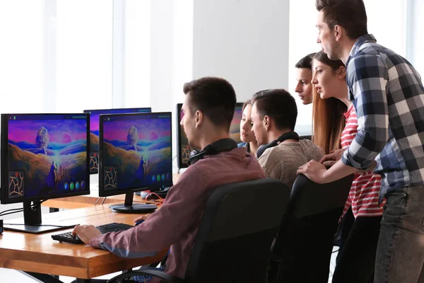 Ungdomar Som Spelar Spel Turnering — Stockfoto