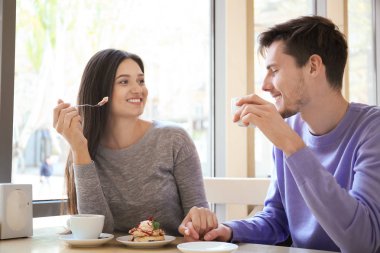 Mutlu çift romantik Tarih kafede sahip