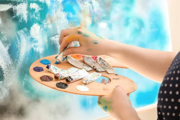 Female Artist Palette Paints Workshop Closeup — Stock Photo, Image