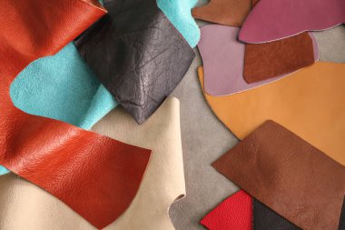 Renkli deri parçaları