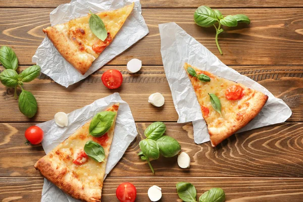 Composition Slices Delicious Pizza Margherita Wooden Background — Stock Photo, Image