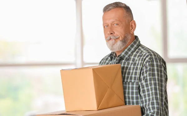 Mature Man Moving Boxes New Home — Stock Photo, Image