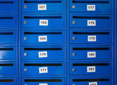 Birçok mavi posta kutuları kapalı