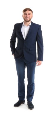 beyaz zemin üzerine yakışıklı işadamı