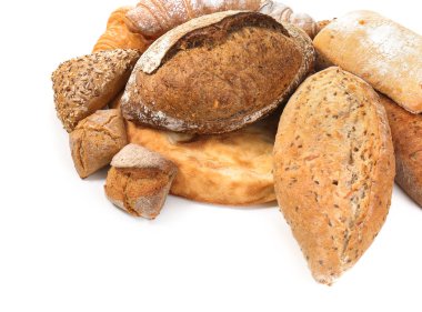 Beyaz arkaplanda farklı fırın ürünleri