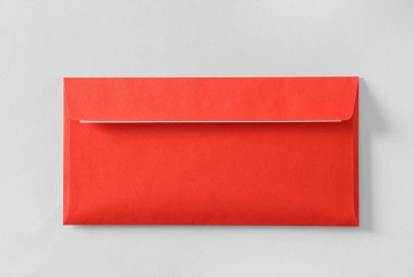 Beyaz arka plan üzerinde posta zarf