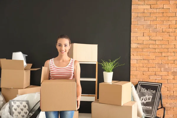 Young Woman Box Indoors Moving New House — Stock Photo, Image