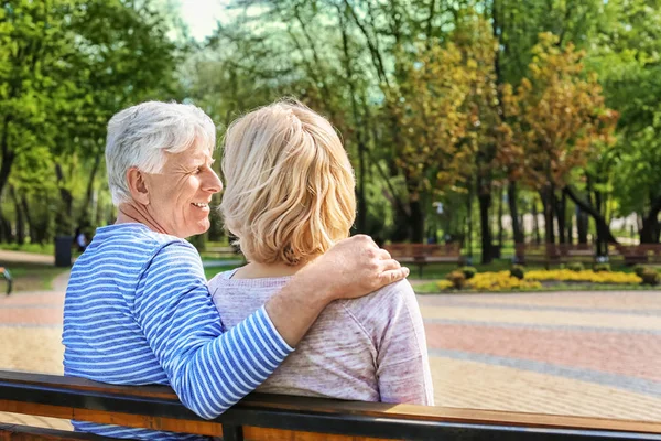 Mature Couple Resting Park Spring Day — Stock Photo, Image