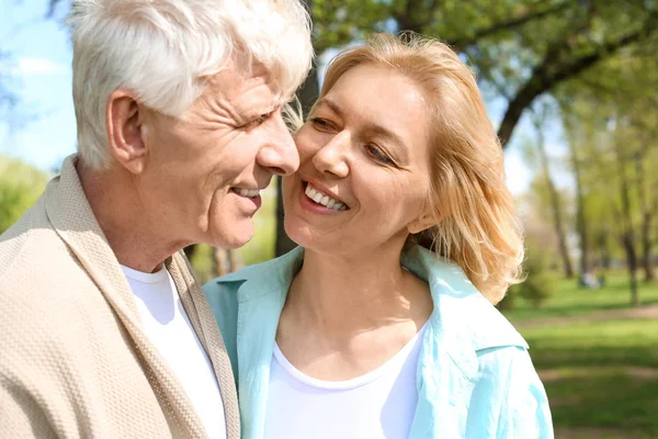 Mature Couple Resting Park Spring Day — Stock Photo, Image