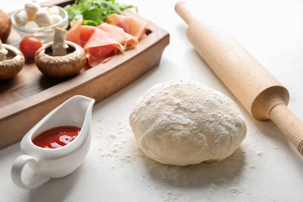 Raw Dough Ingredients Pizza Table — Stock Photo, Image